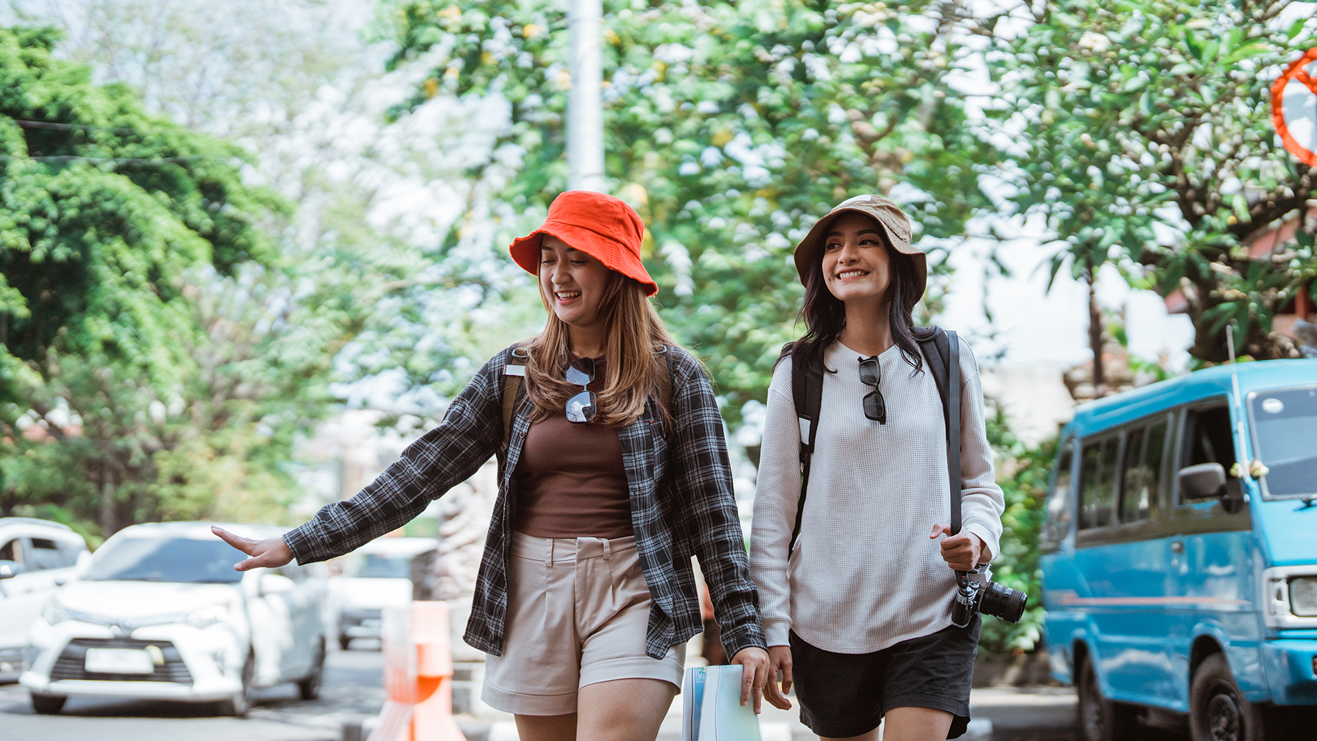 Liburan Bareng Bestie, Makin Seru Tanpa Worry!
