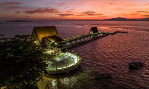 Pesona Keindahan Pantai Malalayang di Manado