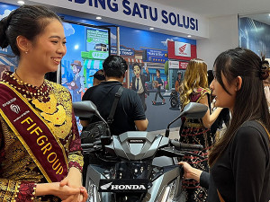 FIFGROUP Ladies Bawa Gaya dan Pesona Berbeda Setiap Hari di IMOS 2024